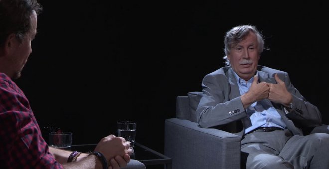 Joan Garcés, durante su su entrevista con Pablo Iglesias en el programa 'Otra Vuelta de Tuerka'. PÚBLICO