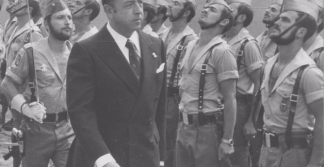 Imagen de archivo de Utrera Molina pasando revista a la Legión. // GENERALDAVILA.WORDPRESS.COM
