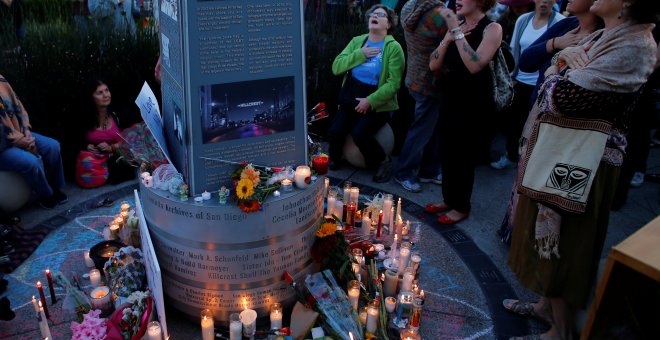 Vigilia por las víctimas de la masacre de Orlando en San Diego, California, EEUU.- REUTERS / Mike Blake