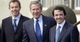 Tony Blair, junto a George Bush y José María Aznar, durante la cumbre de las Azores que precedió a la guerra de Irak.