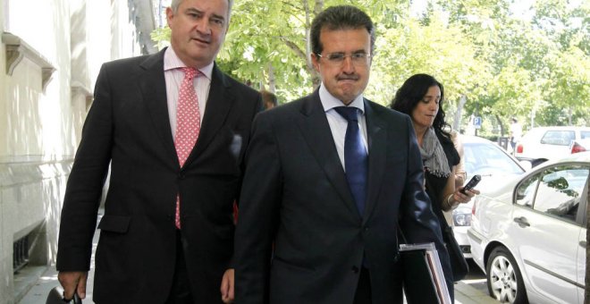 El empresario José Luis Ulibarri, con su abogado, a su llegada al Tribunal Superior de Justicia de Madrid. EFE