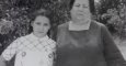 Ascensión López Rodríguez, con su madre adoptiva