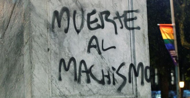 Una pintada con motivo de la manifestación contra la violencia machista. EFE/Raúl Martínez