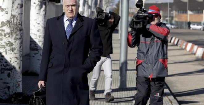 El extesorero del PP Luis Bárcenas, a su salida de la sede de la Audiencia Nacional. - EFE