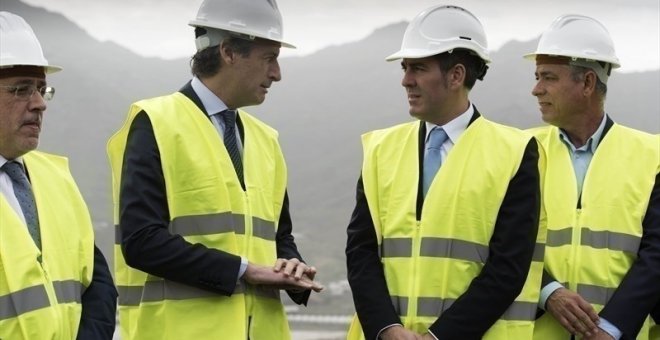 El ministro de Fomento, Íñigo de la Serna, visita unas obras. E.P.