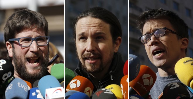 Miguel Urban, Pablo Iglesias, e Íñigo Errejón, realizan declaraciones a los periodistas en la calle, cerca de la sede de Podemos, tras la reunión que han mantenido para acercar posturas de cara a la próxima Asamblea Ciudadana Estatal de la formación, cono