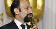 El director iraní Asghar Farhadi, cuando recibió el Óscar a la mejor película de habla no inglesa en 2012. Archivo REUTERS