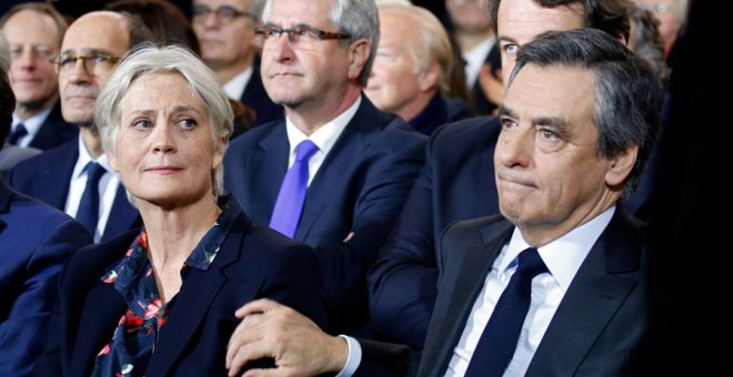 Penelope y François Fillon, durante un acto del partido hace unos días en París. REUTERS/Pascal Rossignol