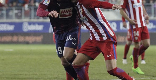Lucas Hernández en un partido del Atlético de Madrid / EFE