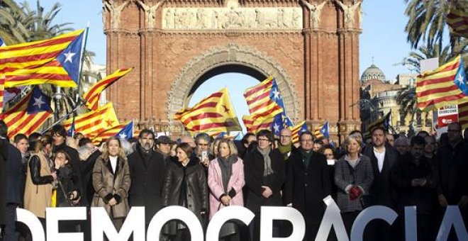 Artur Mas, Irene Rigau y Joana Ortega se dirigen hacia el TSJC