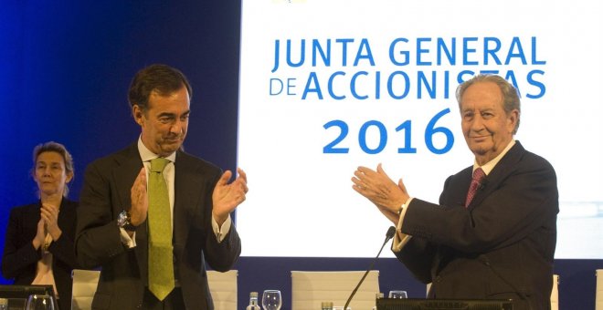Juan Miguel Villar Mir y su hijo y sucesor en OHL,  Juan Villar-Mir de Fuentes, en la última junta de accionistas de la constructora. E.P.