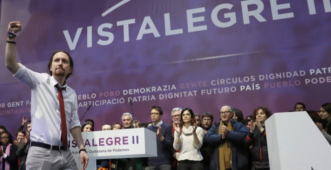 El líder de Podemos, Pablo Iglesias, en el escenario tras la proclamación de los resultados de las votaciones  de la Asamblea Ciudadana Estatal de Vistalegre II. EFE/Ballesteros
