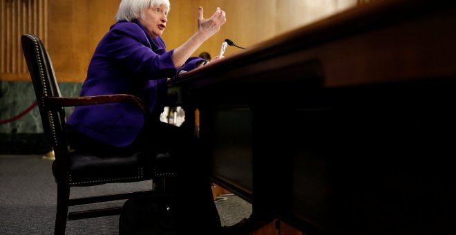 La presidenta de la Reserva Federal (conocida como Fed), Janet Yellen, durante su comparecencia ante el comité de Bancario del Senado de EEUU. REUTERS/Joshua Roberts
