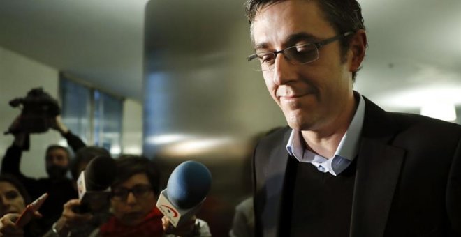 El diputado del PSOE Eduardo Madina a su llegada al Congreso de los Diputados. EFE/Sergio Barrenecha