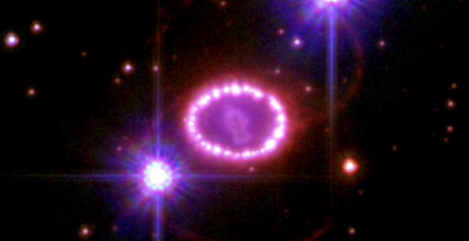 La supernova que apareció en 1987, en el centro, vista por el telescopio espacial Hubble en 2007. – ESA/NASA