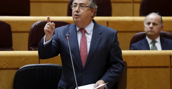 El ministro del Interior, Juan Ignacio Zoido, durante su intervención en la sesión de control al Gobierno, en el pleno del Senado. EFE/Chema Moya