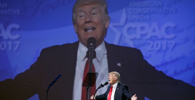 Donald Trump habla en la Conservative Political Action Conference, en Oxon Hill. /REUTERS