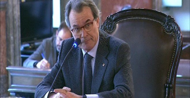 Imagen tomada de la señal institucional del expresident de la Generalitat Artur Mas, que declara como testigo en la segunda jornada del juicio al diputado de PDeCAT y exconseller de Presidencia Francesc Homs por desobedecer al Constitucional en la consult