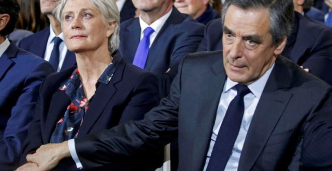 Una image de Fillon con su esposa el pasado mes de enero de 2017. | REUTERS