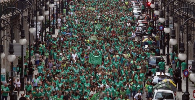 La Marea Verde inunda las calles de Palma. Enrique Calvo/REUTERS