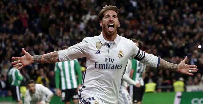 Sergio Ramos celebra su gol al Betis. | EFE