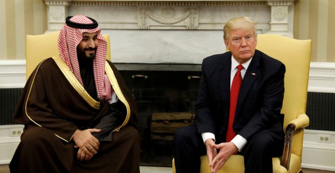 Trump, con el ministro de Defensa saudí este martes en la Casa Blanca. REUTERS/Kevin Lamarque