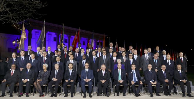 Foto de familia de los ministros de Finanzas y de los gobernadores de los bancos centrales de los países del G-20, en su reunión de Baden Baden (Alemania). REUTERS