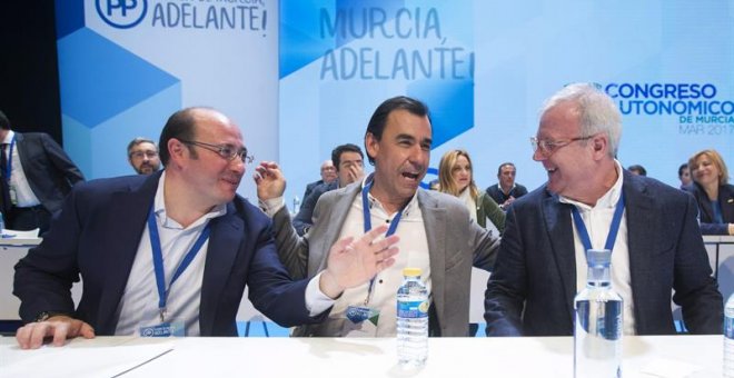 El coordinador general del PP, Fernando Martínez-Maillo, fue el único cargo de los conservadores que acudió a arropar al nuevo presidente de la organización territorial de Murcia, Pedro Antonio Sánchez. EFE