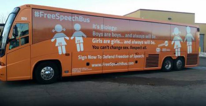 El nuevo autobús de Hazte Oír circula por Nueva York lanzando mensajes tránsfobos