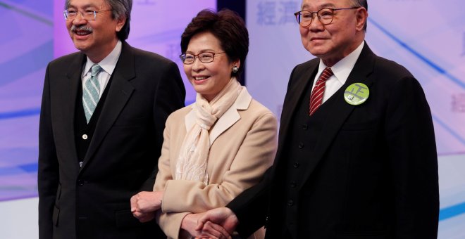 Los tres candidatos nuevo gobernador de Hong Kong, John Tsang, Carrie Lam and Woo Kwok-hing. - REUTERS