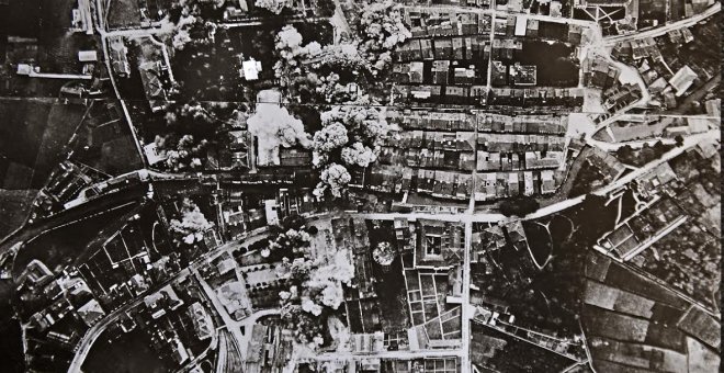 Imagen aérea tomada por la aviación aérea del bombardeo sobre Durango en la primavera de 1937.