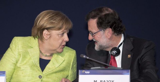 Merkel y Rajoy, en Malta este jueves. EFE/Tarek Mohamed