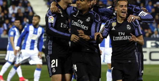 Los jugadores del Real Madrid celebran el cuarto gol del equipo madridista ante el Leganés. - EFE