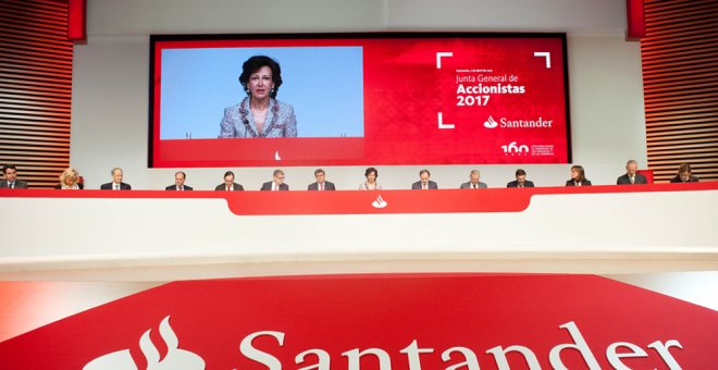 La presidenta del Banco Santander, Ana P. Botín, durante la junta de accionistas de la entidad.