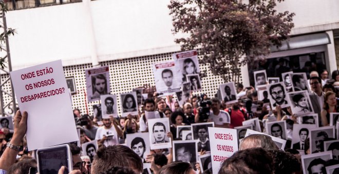 Imagen de la manifestación para reivindicar que el Centro de detención DOI-Codi se convierta en un centro de memoria