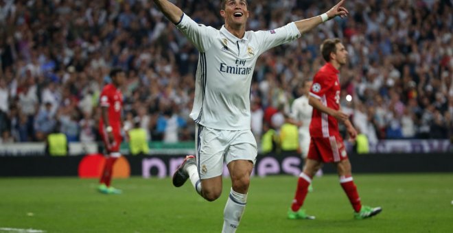 Cristiano Ronaldo celebra uno de sus tres goles al Bayern. /REUTERS
