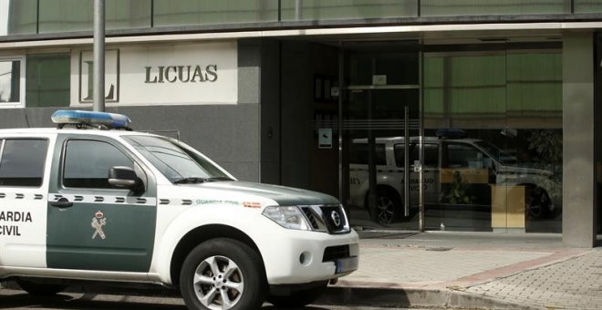 Agentes de la UCO están practicando diversos registros, entre ellos en la empresa Licuas en Madrid, dedicada a conducciones hidráulicas, obra civil y mantenimiento integral de edificios, en el marco de la operación Lezo contra la corrupción en la gestión