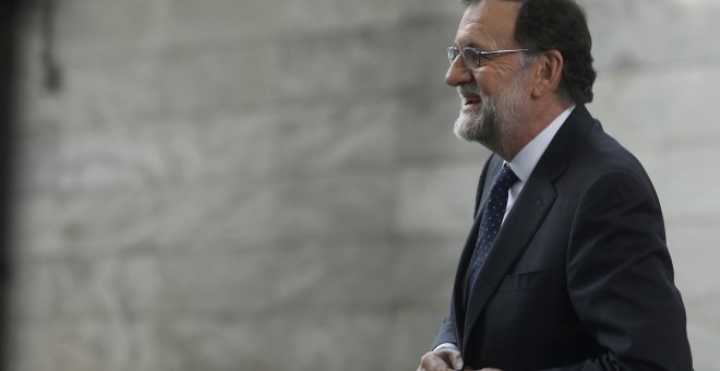 El presidente del Gobierno, Mariano Rajoy, a su llegada al acto de clausura de la Asamblea General de la CEOE. EFE/Javier Lizón