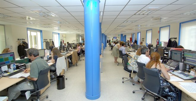 Trabajadores en una oficina /EUROPA PRESS