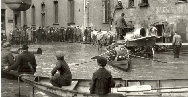 Inundacion en Wetzlar, 1920.-Oskar Barnack