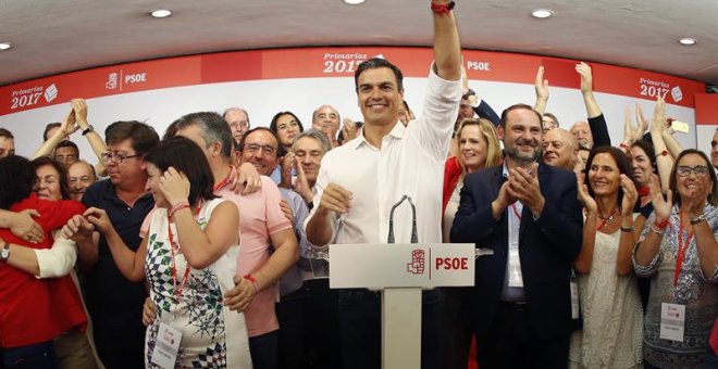 El vencedor de las primarias socialistas, Pedro Sánchez, compareciendo este domingo en Ferraz. /EFE
