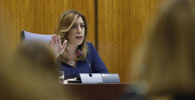 La secretaria general del PSOE de Andalucía y presidenta de la Junta, Susana Díaz, durante su intervención en la reunión del Grupo Parlamentario Socialista previa a la sesión parlamentaria. EFE/Jose Manuel Vidal