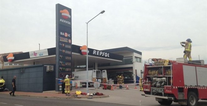 Incendio en la gasolinera de Sant Sadurní d'Anoia (Barcelona). Twitter del Ayuntamiento