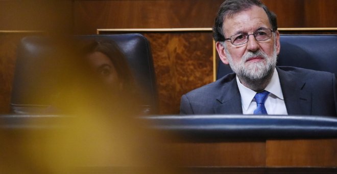 El presidente del Gobierno, Mariano Rajoy, en la segunda sesión del debate de enmiendas al proyecto presupuestario de 2017 esta tarde en el pleno del Congreso. EFE/Fernando Villar