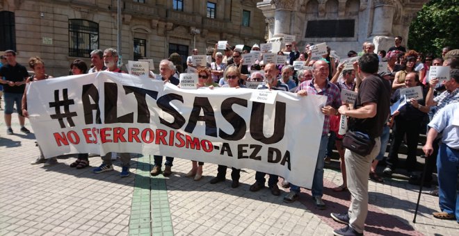 Imagen de la concentración en Pamplona de los familiares de los jóvenes de Altsasu.