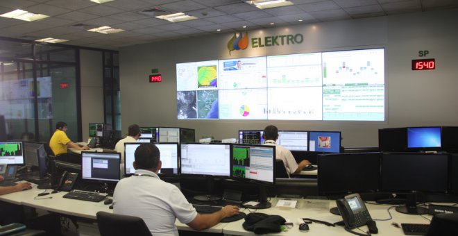 Panel de una sala de control de la distribuidora eléctrica brasileña Elektro, controlada por Iberdrola.