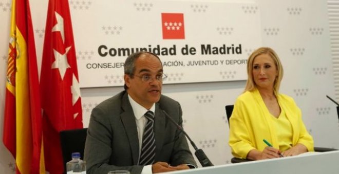 El consejero de Educación de la Comunidad de Madrid junto a Cristina Cifuentes.- EFE