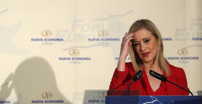 La presidenta de la Comunidad de Madrid, Cristina Cifuentes,durante su intervención en un desayuno informativo en un hotel de Madrid. EFE/JJGuillén