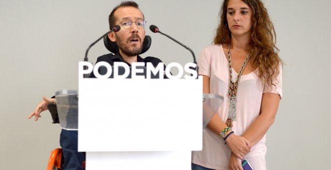 El secretario de Organización de Podemos, Pablo Echenique, y la secretaria de Participación, Noelia Vera.