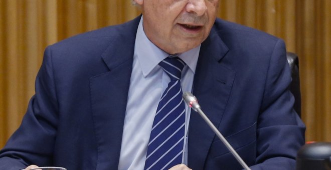 El ministro de Hacienda, Cristóbal Montoro, durante su comparecencia a en el Congreso tras la sentencia del Tribunal Constitucional (TC) que anula la amnistía fiscal. EFE/Paco Campos